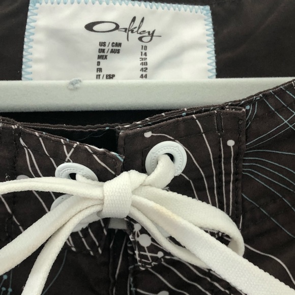 Oakley shorts - Picture 4 of 5